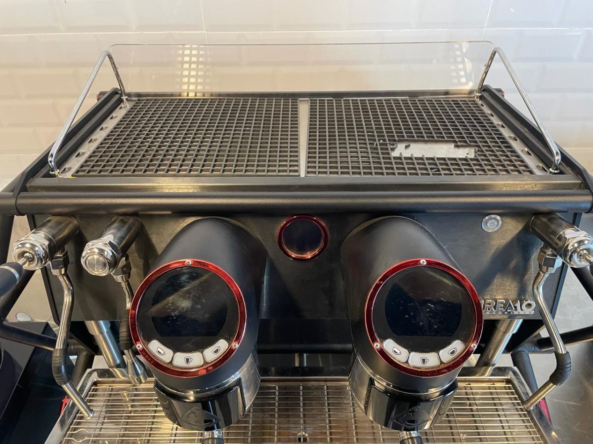 ⁦سانريمو كافيه ريسر آلة الإسبرسو بمجموعتين و باللون الأسود و الأحمر الشفاف⁩ - الصورة ⁦3⁩