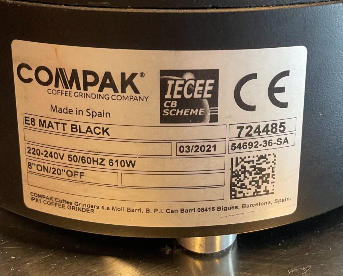 ⁦مطحنة كومباك E8 تروس مسطحة - اسود مطفي⁩ - الصورة ⁦3⁩