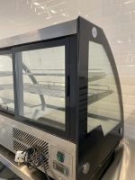 ⁦ثلاجة عرض زجاجية 2 أرفف - 130 لتر من بيوكيت - أسود⁩ - الصورة ⁦3⁩