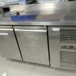 ثلاجة (SOFUC365TT) ببابين وسطح تحضيري من صوفيا للتبريد