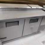 طاولة إعداد البيتزا المبردة مع بابين TPP-67 من ترو